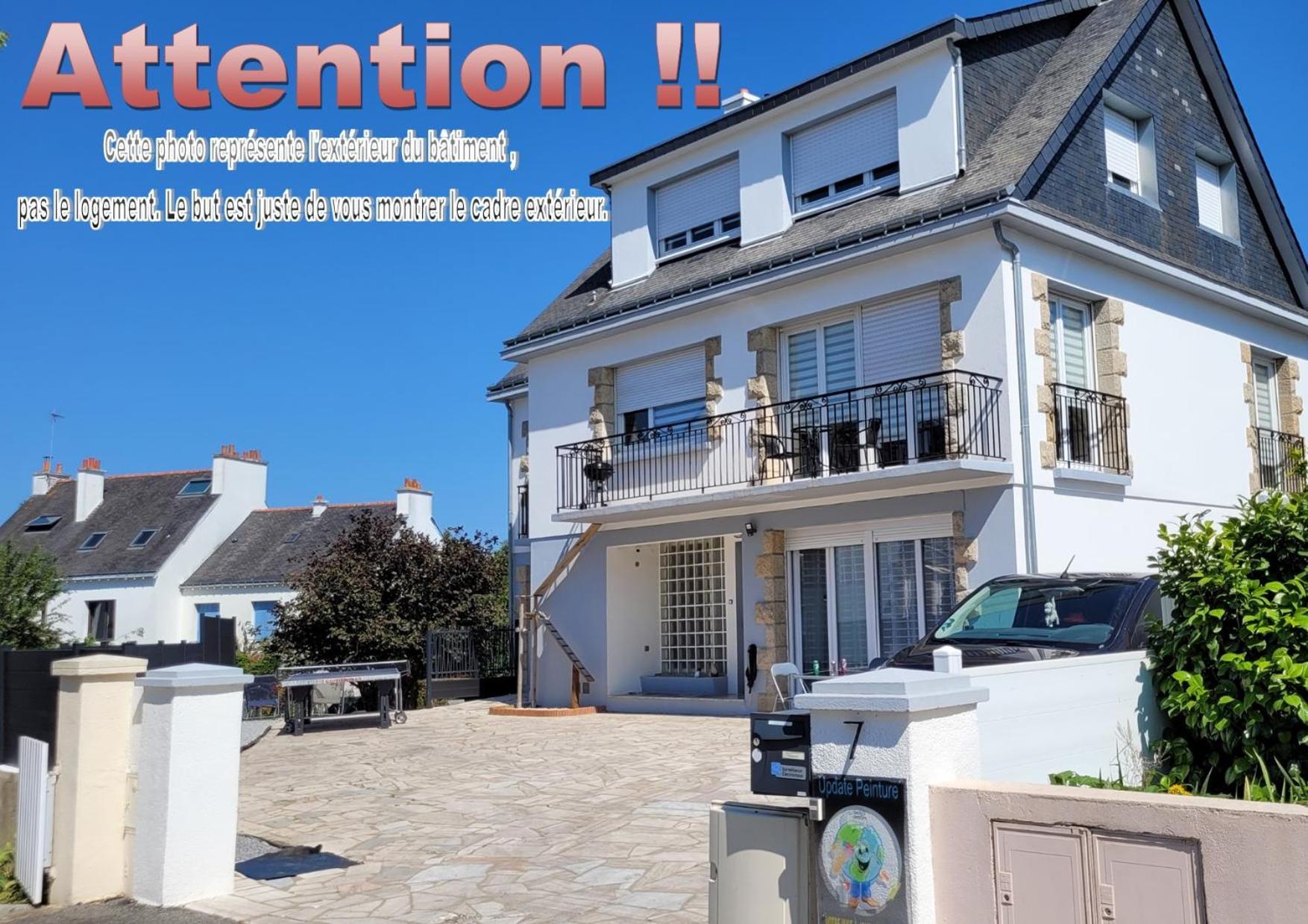 Update Location Lanester Exterior photo