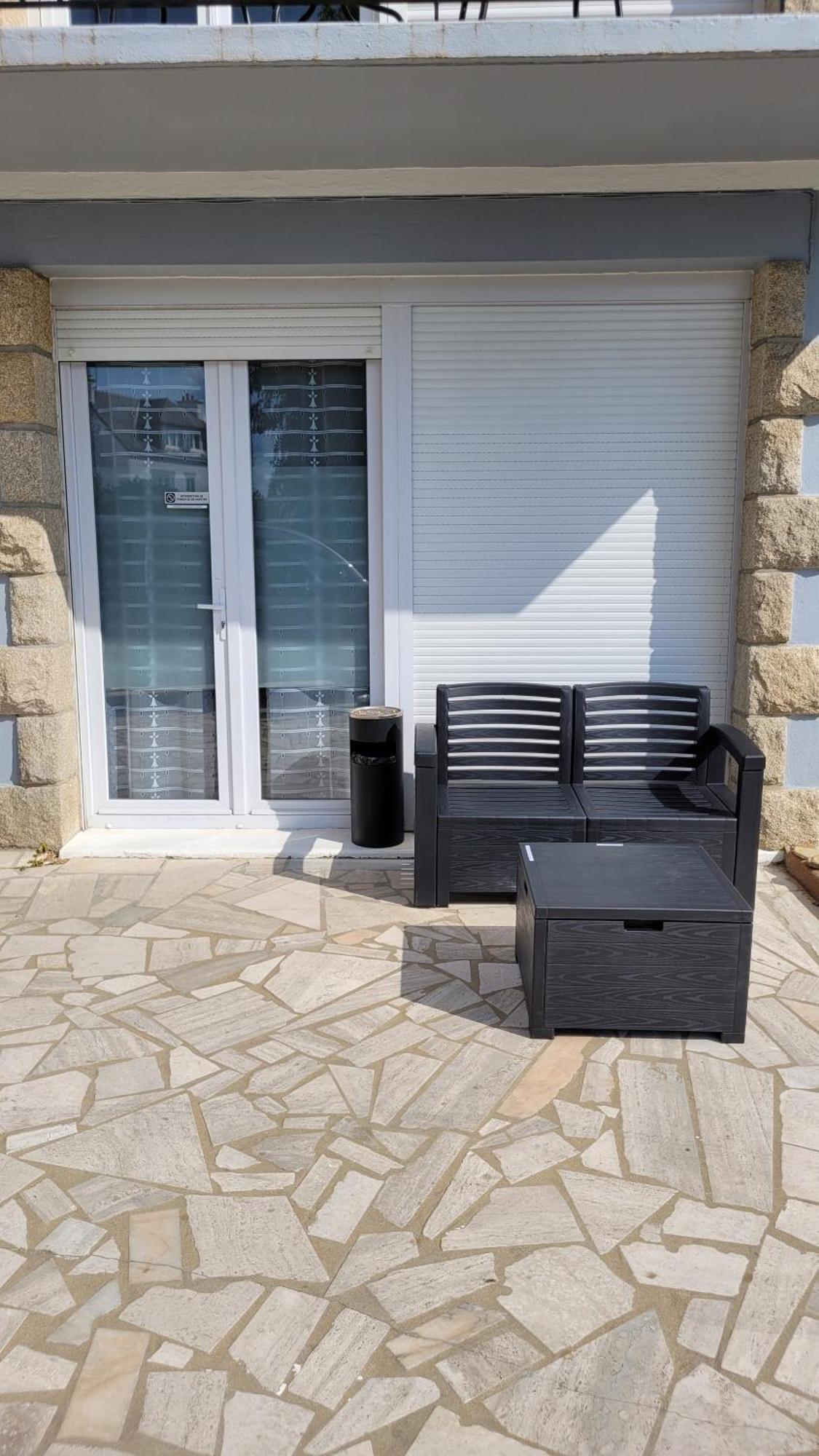 Update Location Lanester Exterior photo